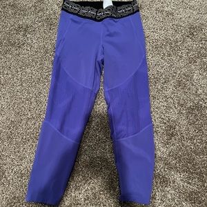 Size M nike pro